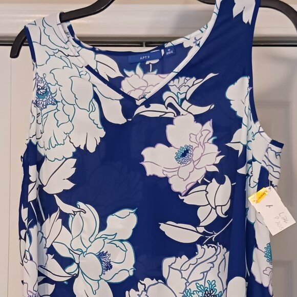 #27 3/$18 - Apt 9 Blue/White Tank Top Size M - Picture 6 of 6